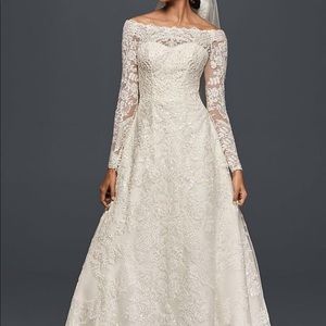 Oleg Cassini wedding gown (Size 8)